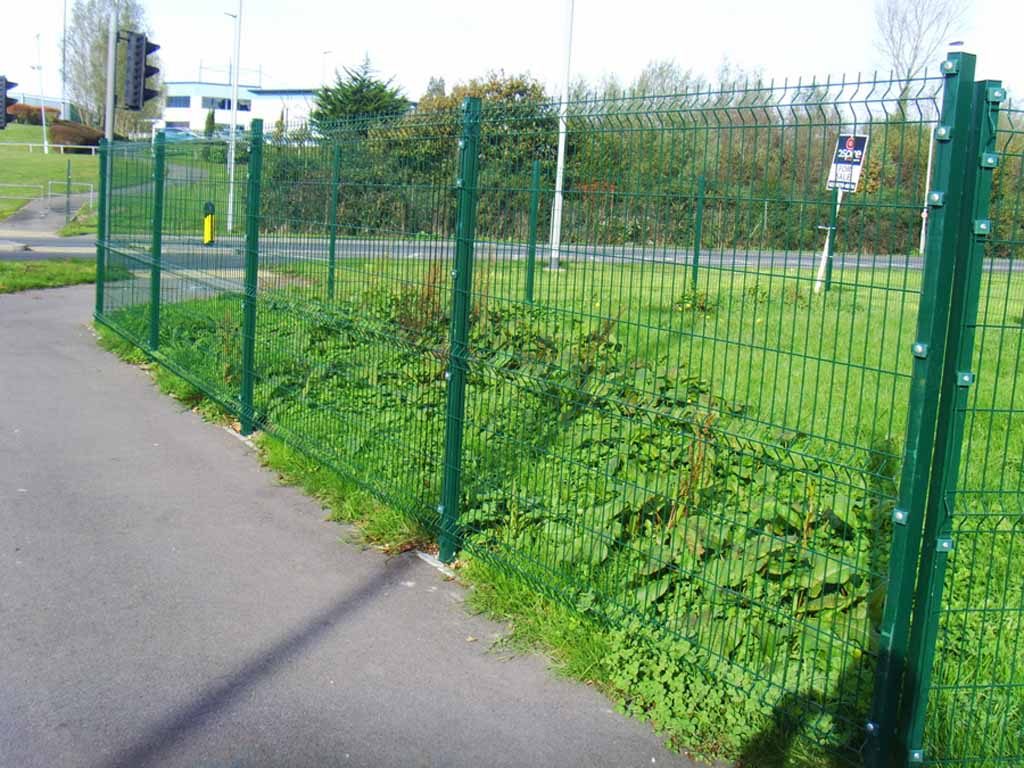 Iron Fencing Hampshire - L.A. Landscapes