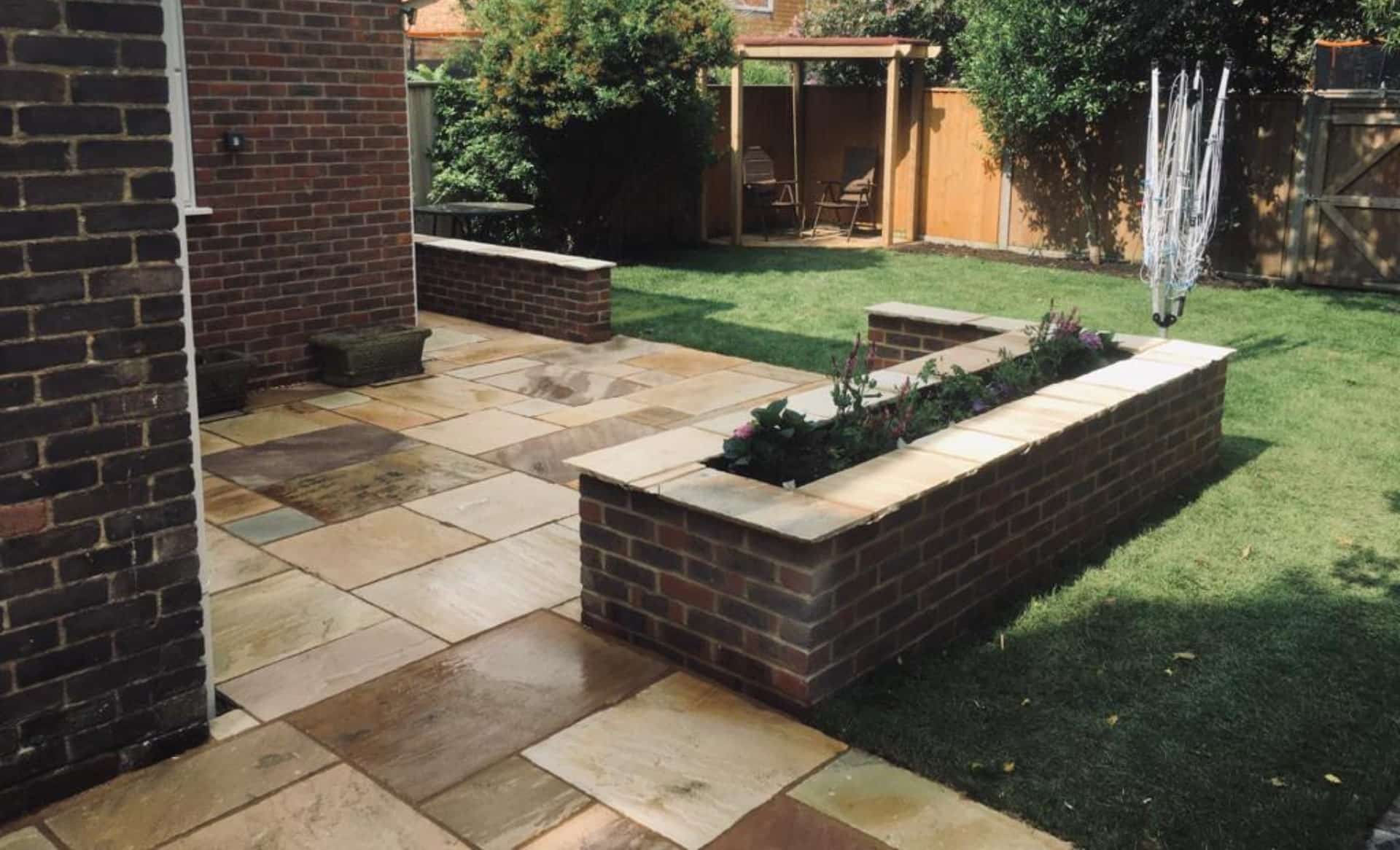 L.A. Landscapes Fecing and Decking | Landscapers Southampton